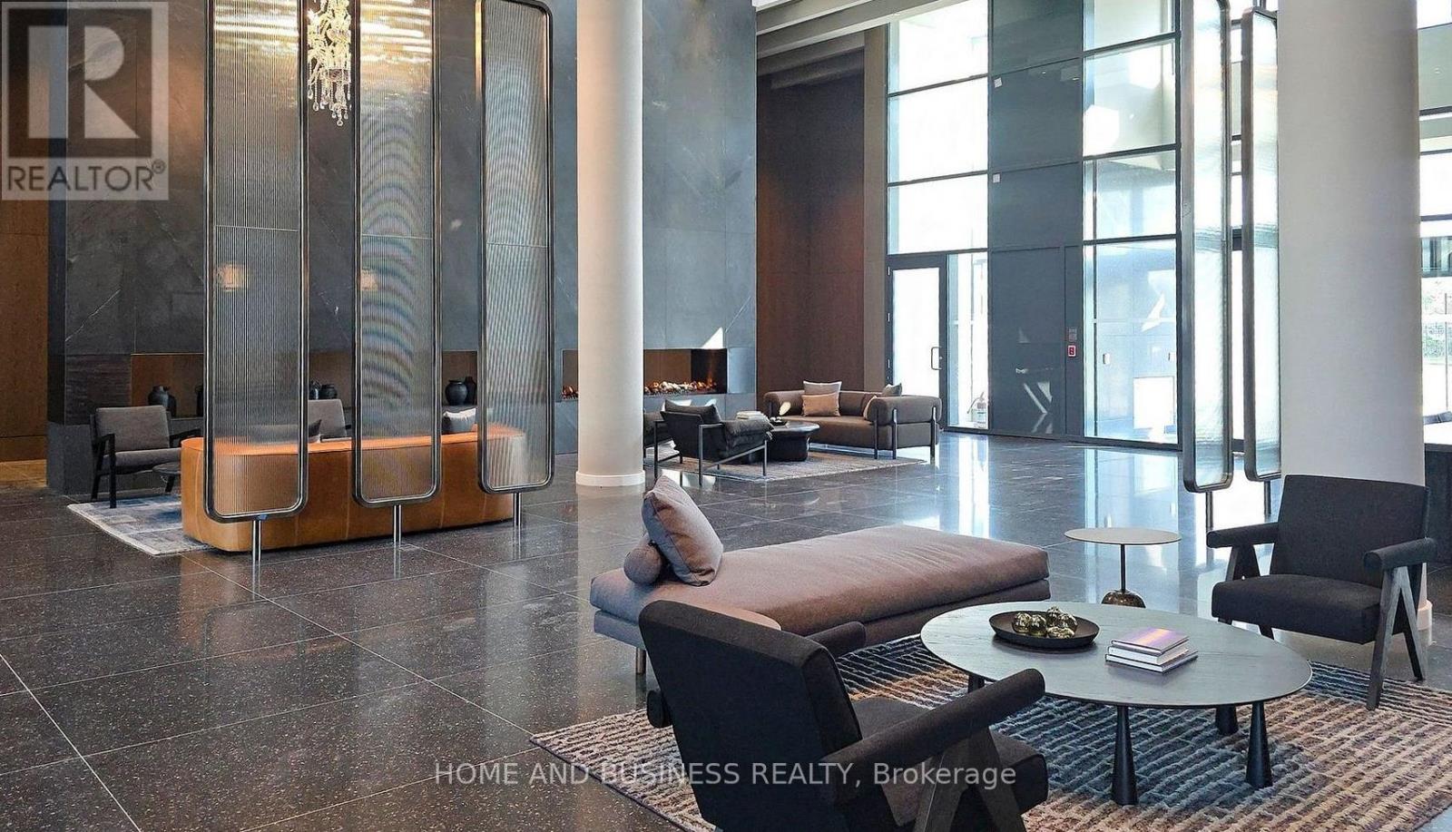 703 - 8 Interchange Way, Vaughan, Ontario  L4K 5Z7 - Photo 4 - N12555516