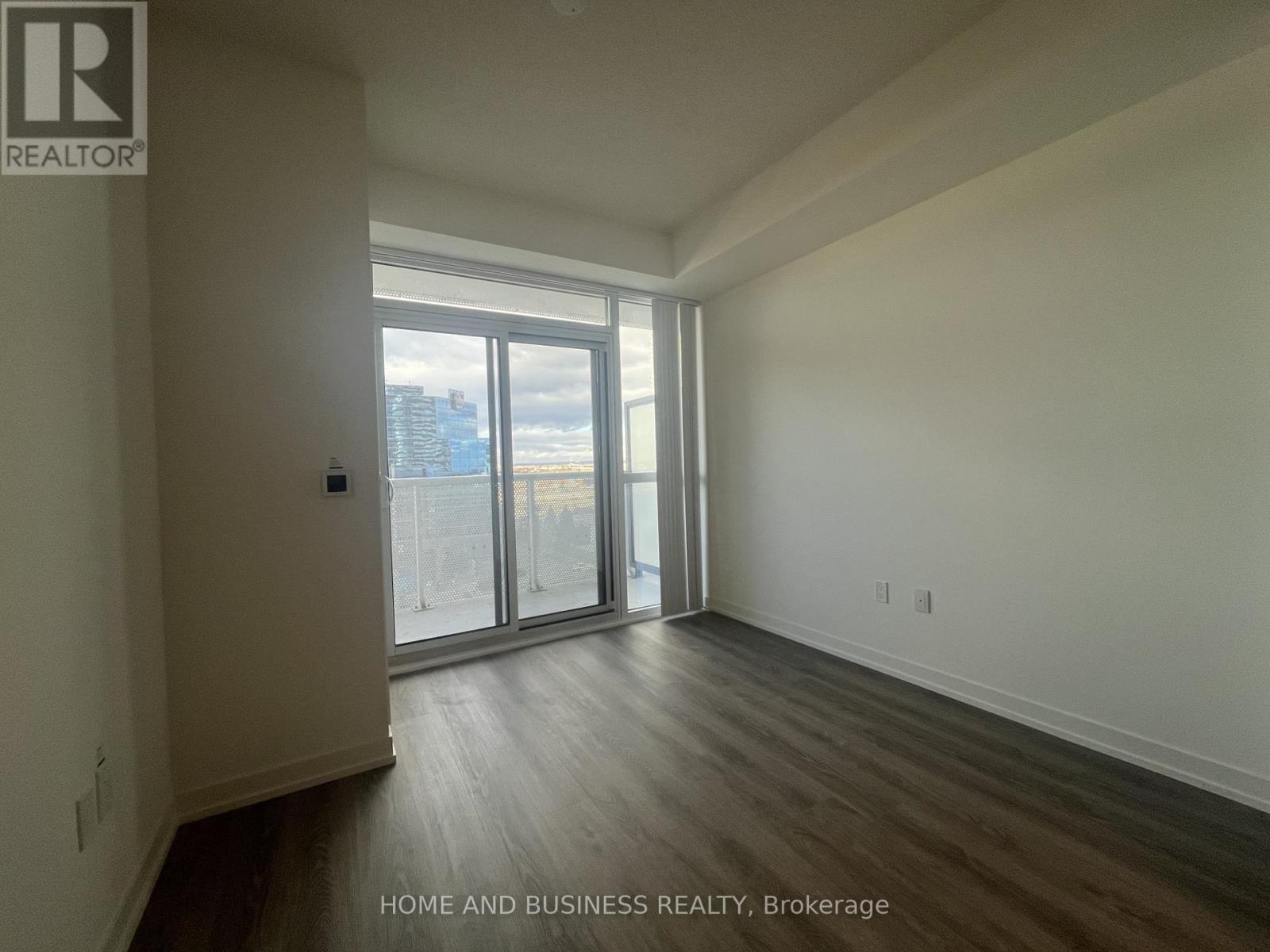703 - 8 Interchange Way, Vaughan, Ontario  L4K 5Z7 - Photo 8 - N12555516