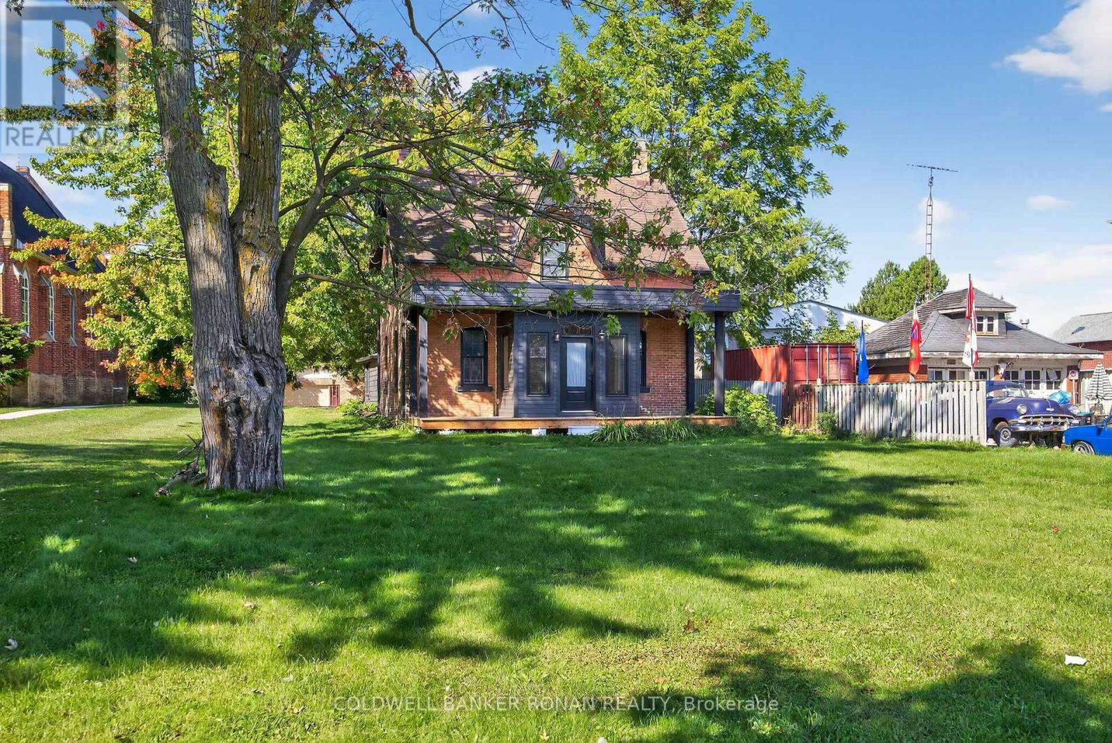 76 Queen Street N, New Tecumseth (Tottenham), Ontario  L0G 1W0 - Photo 1 - N12555538