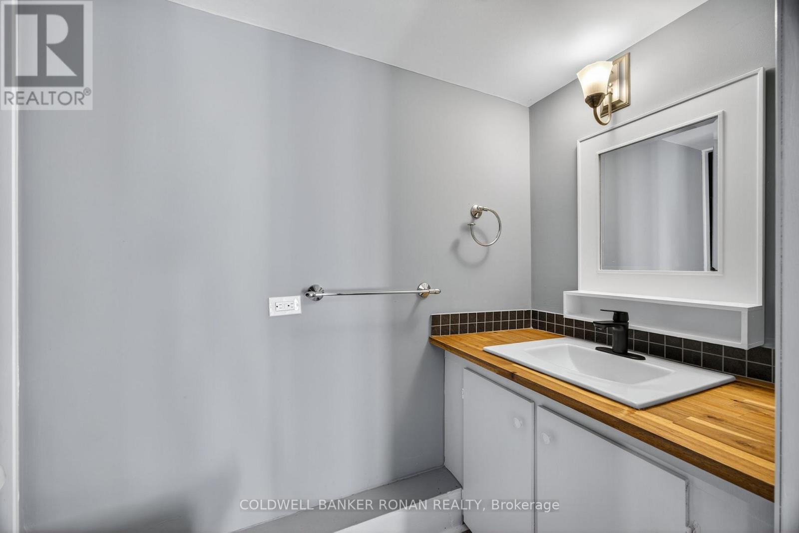 76 Queen Street N, New Tecumseth (Tottenham), Ontario  L0G 1W0 - Photo 20 - N12555538