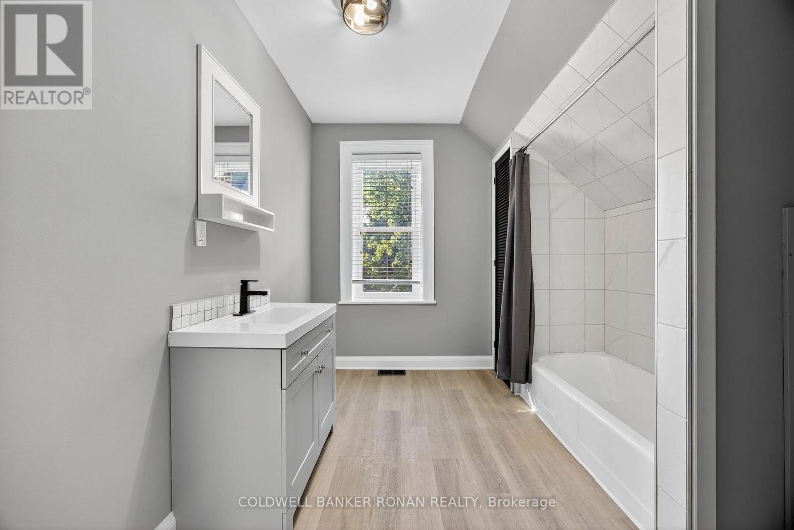 76 Queen Street N, New Tecumseth (Tottenham), Ontario  L0G 1W0 - Photo 32 - N12555538