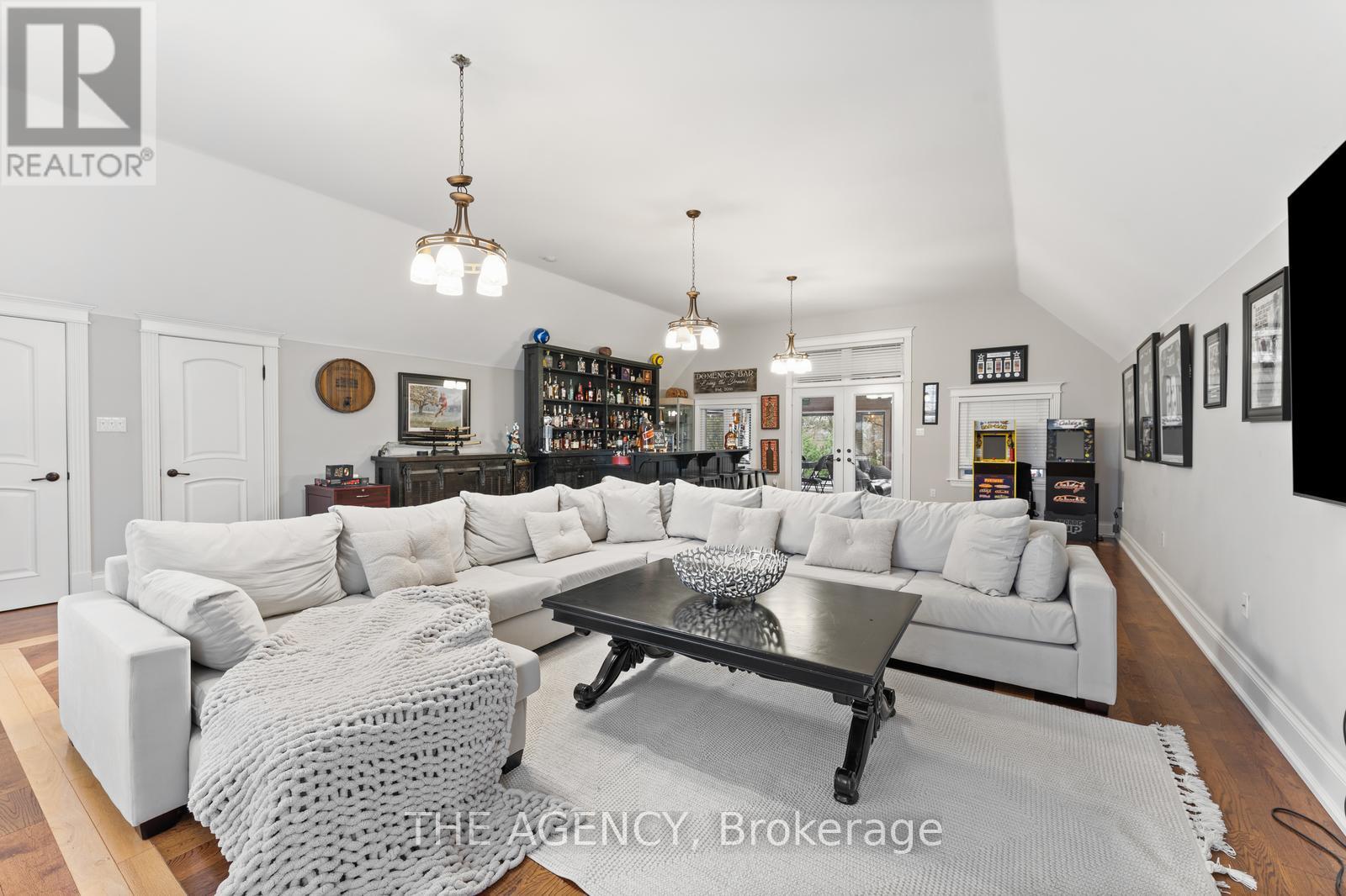 83 Hambly Avenue, King, Ontario  L7B 1J1 - Photo 15 - N12555546