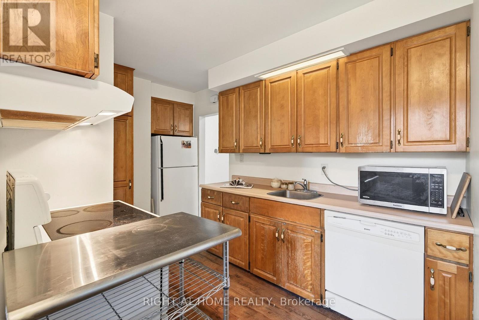 1153 Adirondack Drive, Ottawa, Ontario  K2C 2V2 - Photo 17 - X12555646