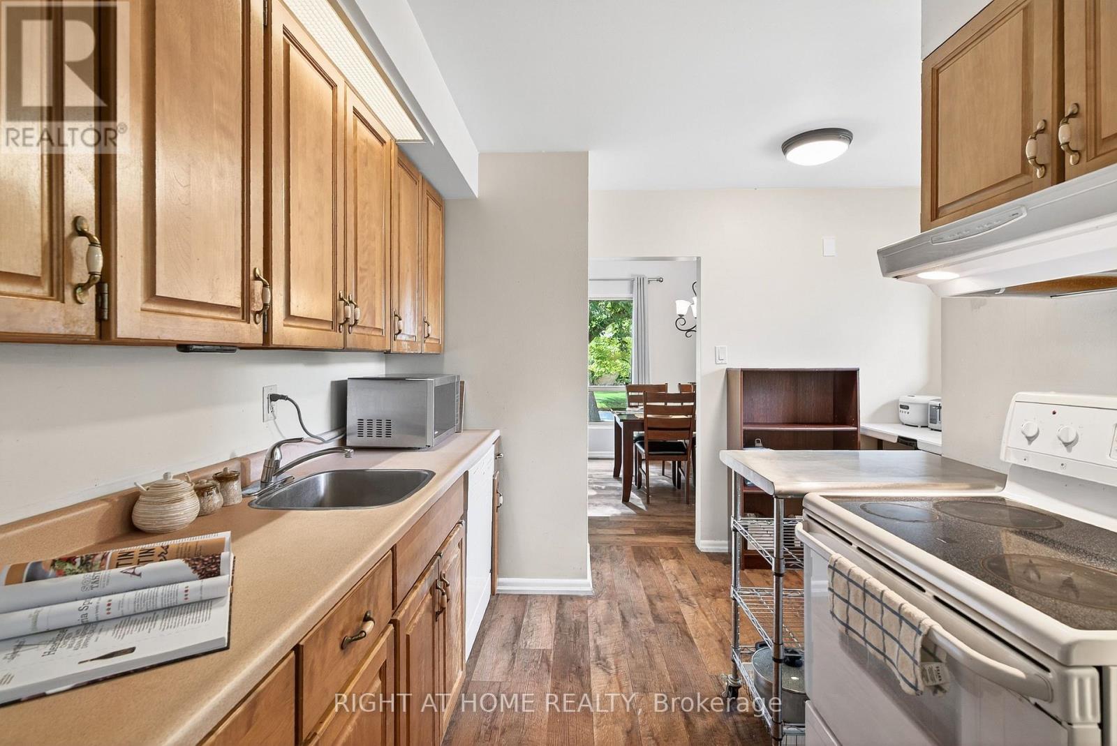 1153 Adirondack Drive, Ottawa, Ontario  K2C 2V2 - Photo 18 - X12555646