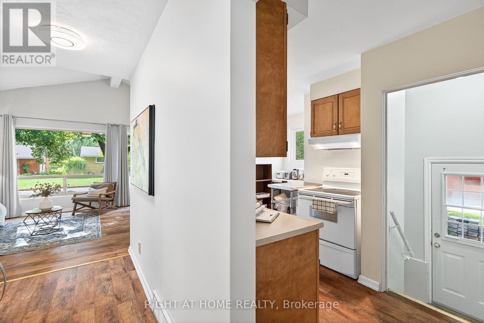 1153 Adirondack Drive, Ottawa, Ontario  K2C 2V2 - Photo 20 - X12555646