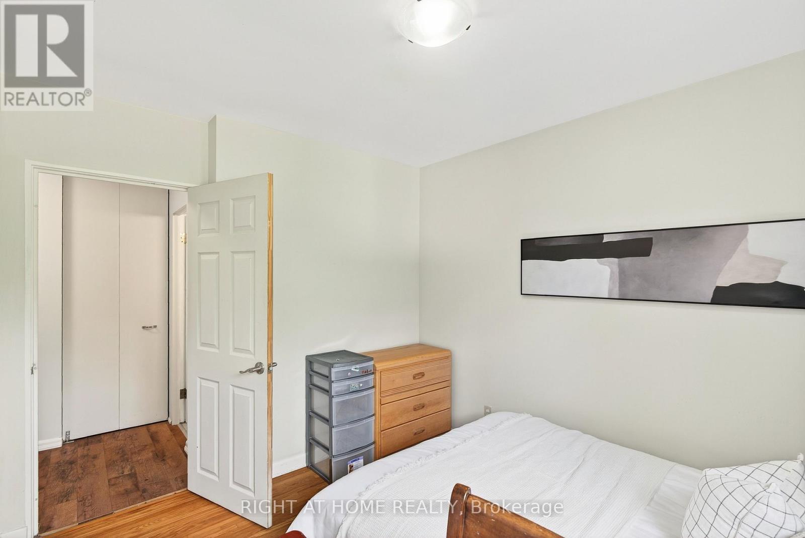 1153 Adirondack Drive, Ottawa, Ontario  K2C 2V2 - Photo 25 - X12555646