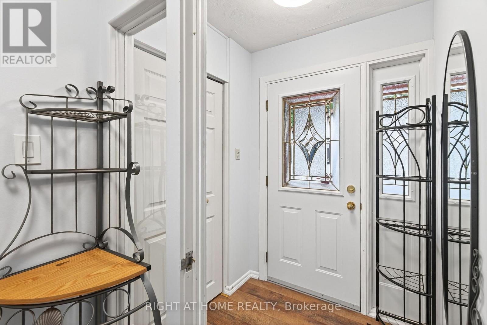 1153 Adirondack Drive, Ottawa, Ontario  K2C 2V2 - Photo 3 - X12555646