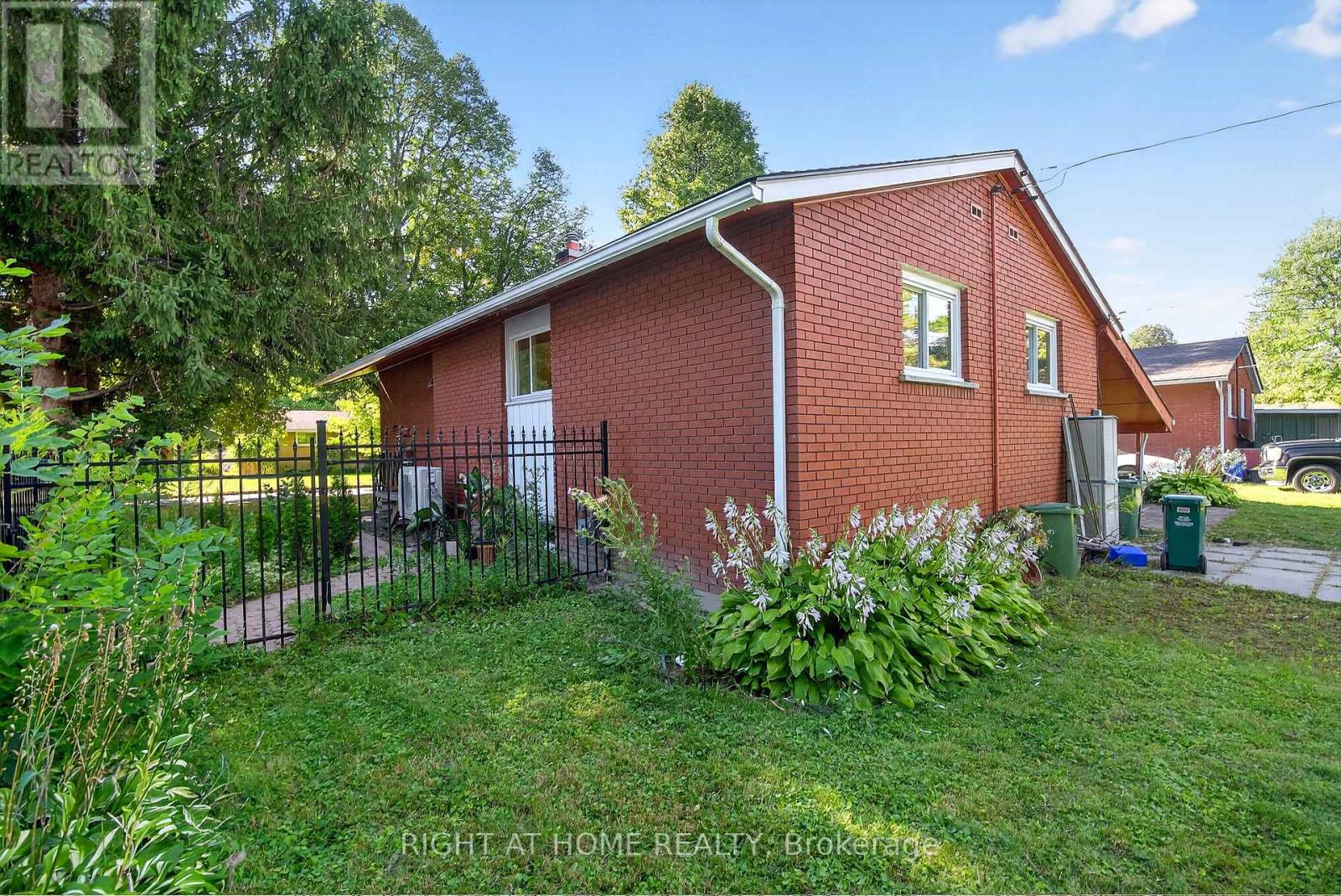 1153 Adirondack Drive, Ottawa, Ontario  K2C 2V2 - Photo 35 - X12555646