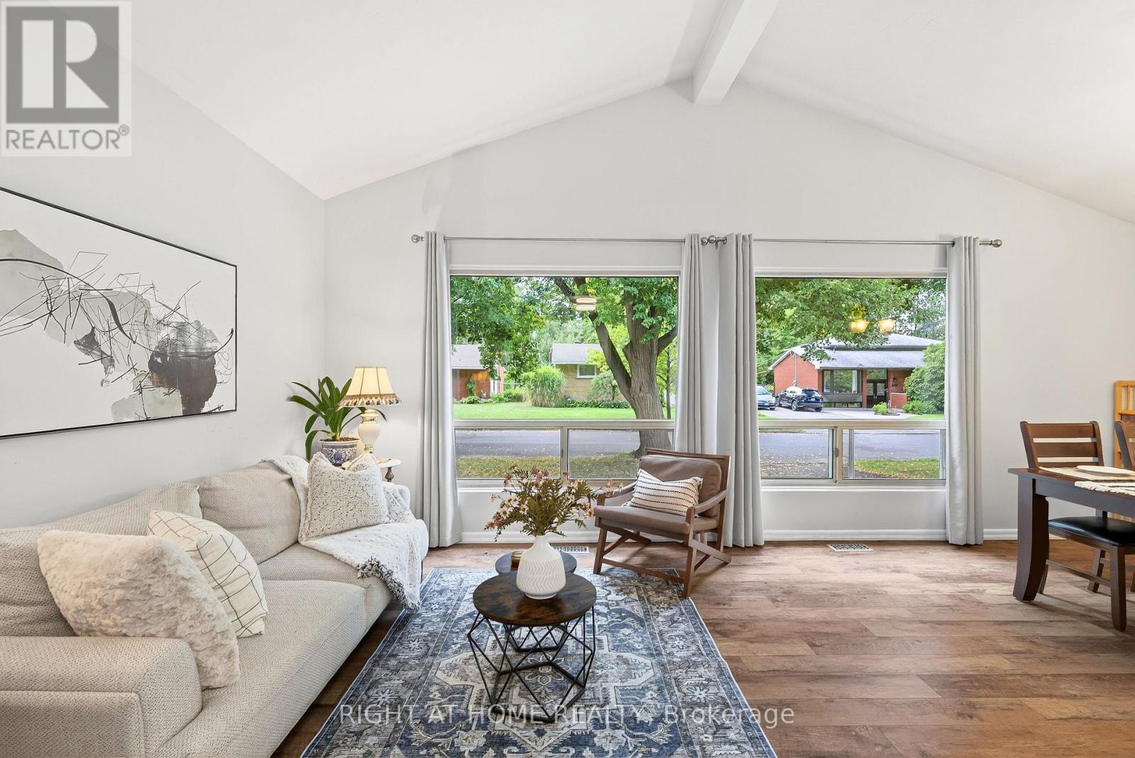 1153 Adirondack Drive, Ottawa, Ontario  K2C 2V2 - Photo 4 - X12555646