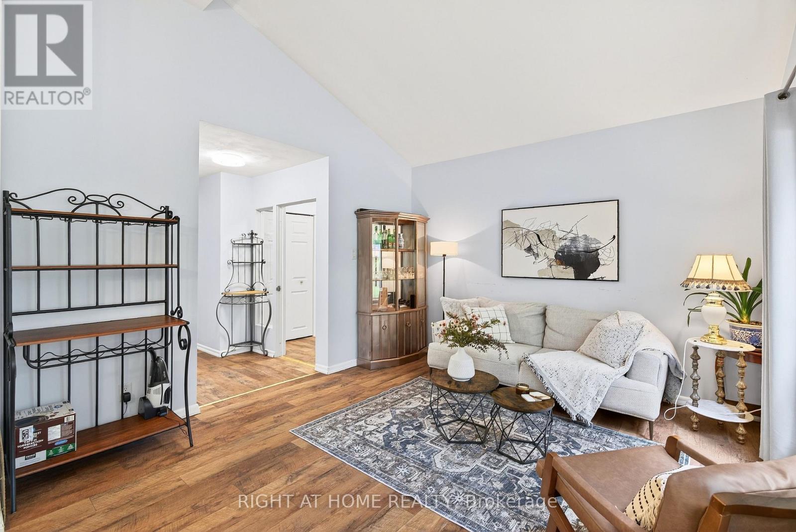 1153 Adirondack Drive, Ottawa, Ontario  K2C 2V2 - Photo 7 - X12555646