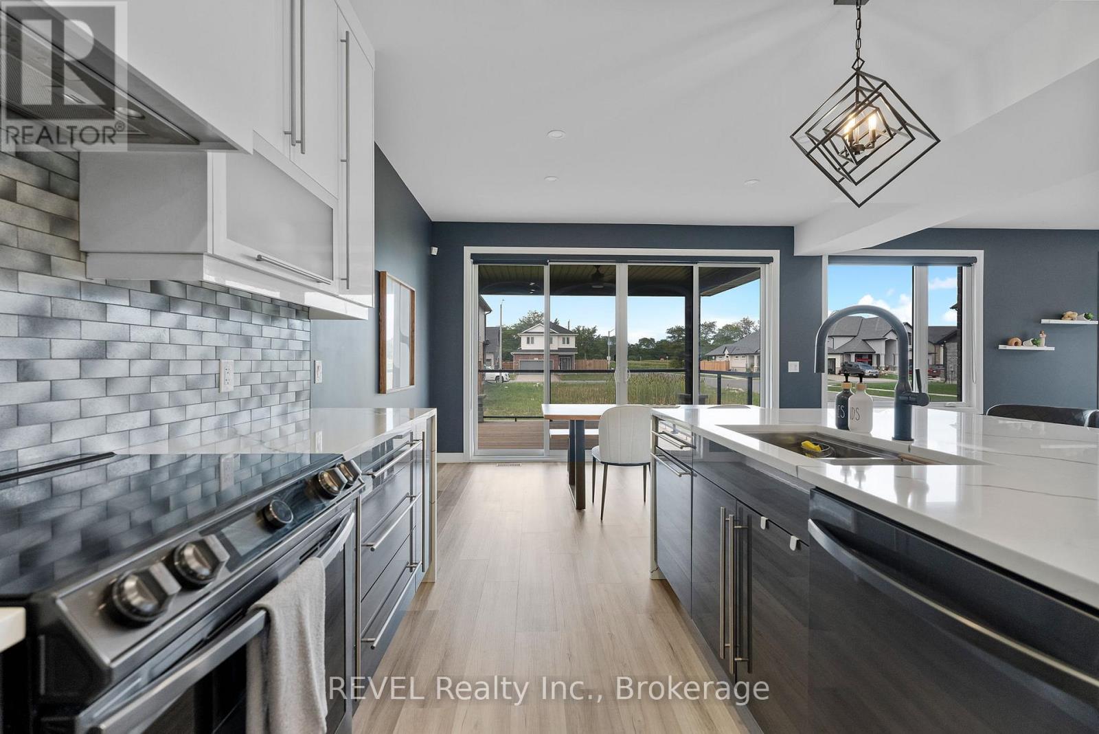 7365 Jonathan Drive, Niagara Falls, Ontario  L2H 3T3 - Photo 17 - X12555668