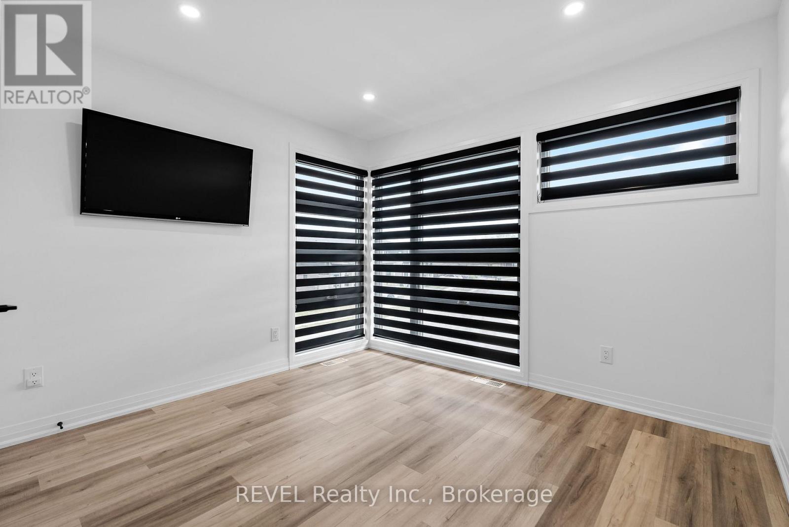 7365 Jonathan Drive, Niagara Falls, Ontario  L2H 3T3 - Photo 33 - X12555668