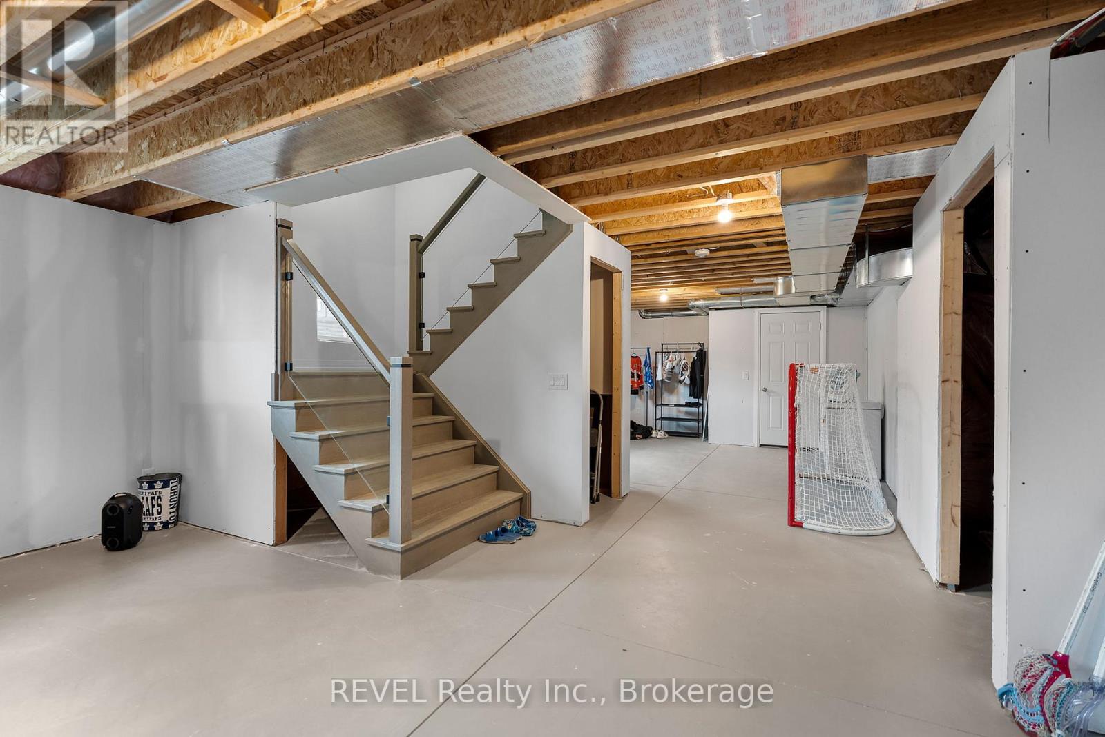 7365 Jonathan Drive, Niagara Falls, Ontario  L2H 3T3 - Photo 35 - X12555668