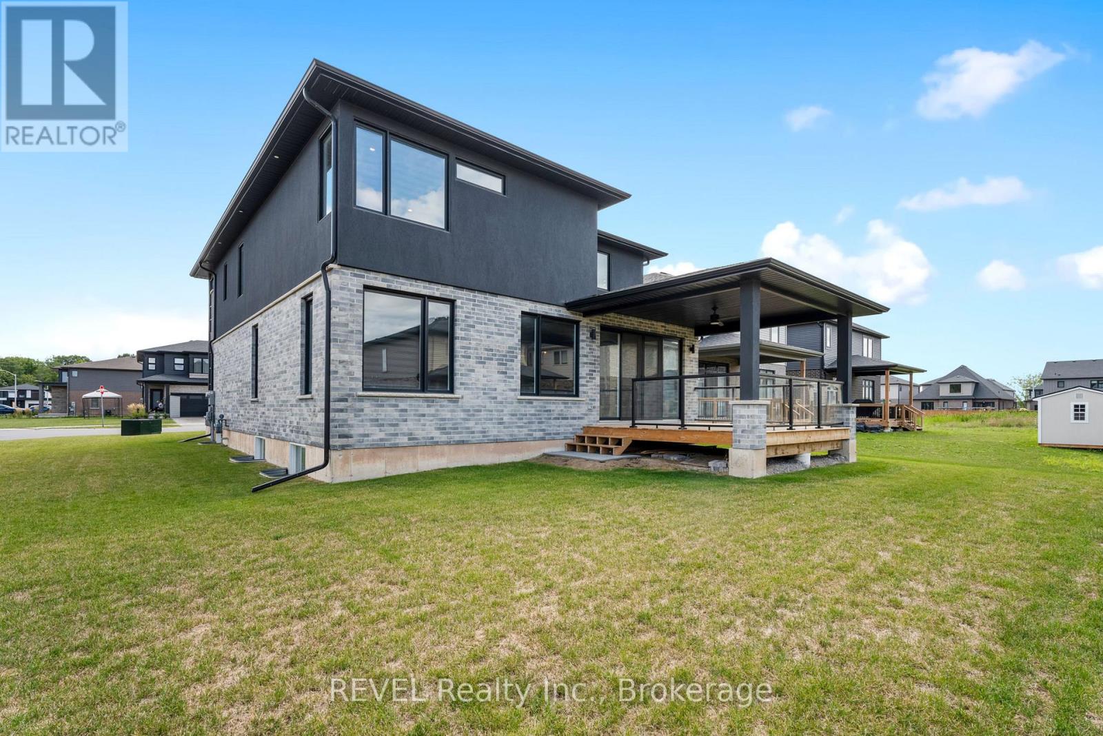 7365 Jonathan Drive, Niagara Falls, Ontario  L2H 3T3 - Photo 38 - X12555668