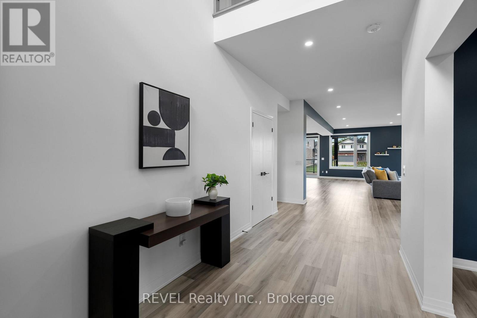 7365 Jonathan Drive, Niagara Falls, Ontario  L2H 3T3 - Photo 6 - X12555668