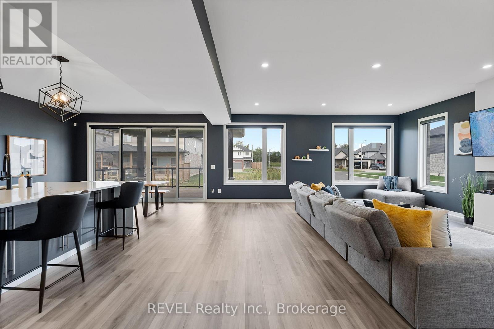 7365 Jonathan Drive, Niagara Falls, Ontario  L2H 3T3 - Photo 8 - X12555668