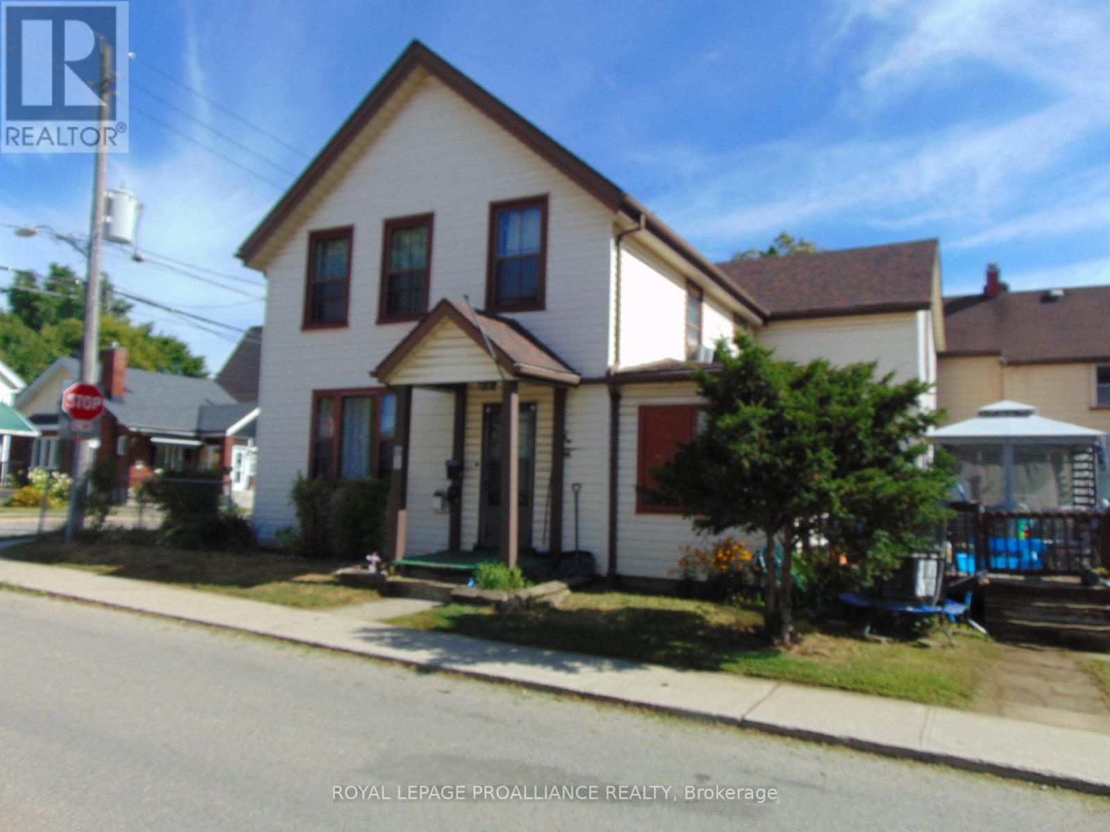 1 - 81 BETHUNE STREET, Brockville, Ontario