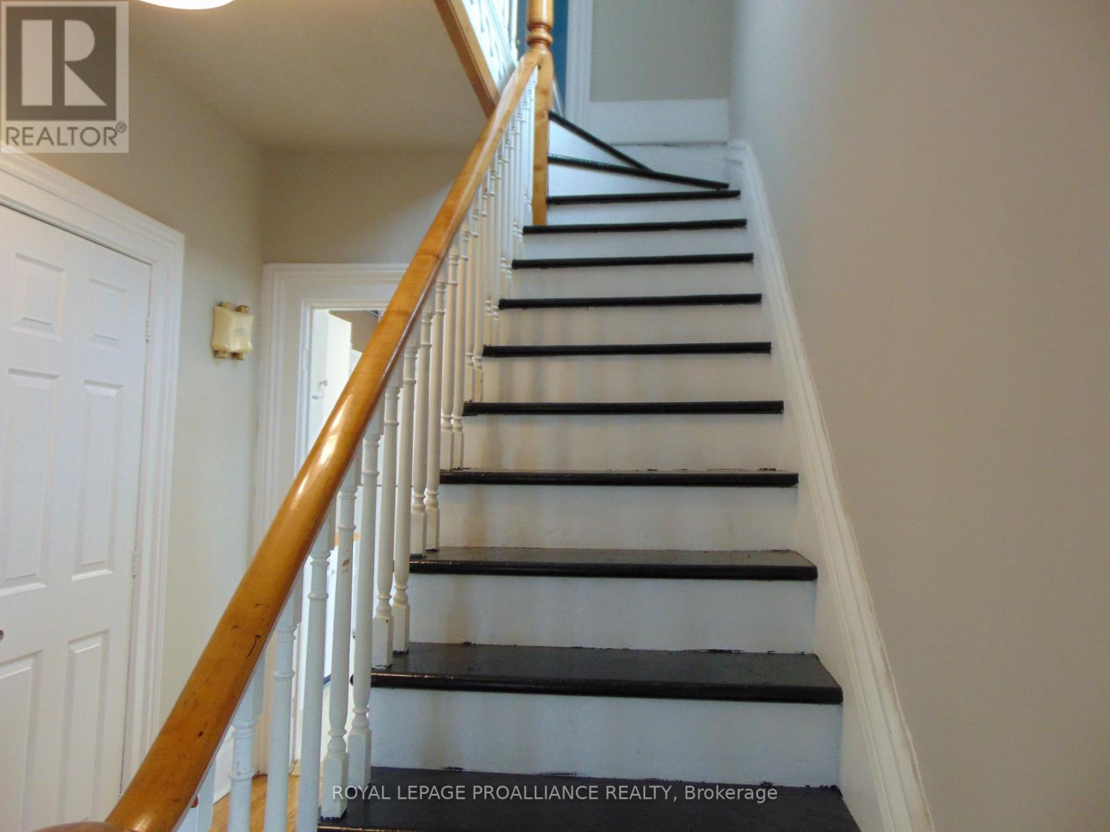 1 - 81 Bethune Street, Brockville, Ontario  K6V 2C9 - Photo 10 - X12555616