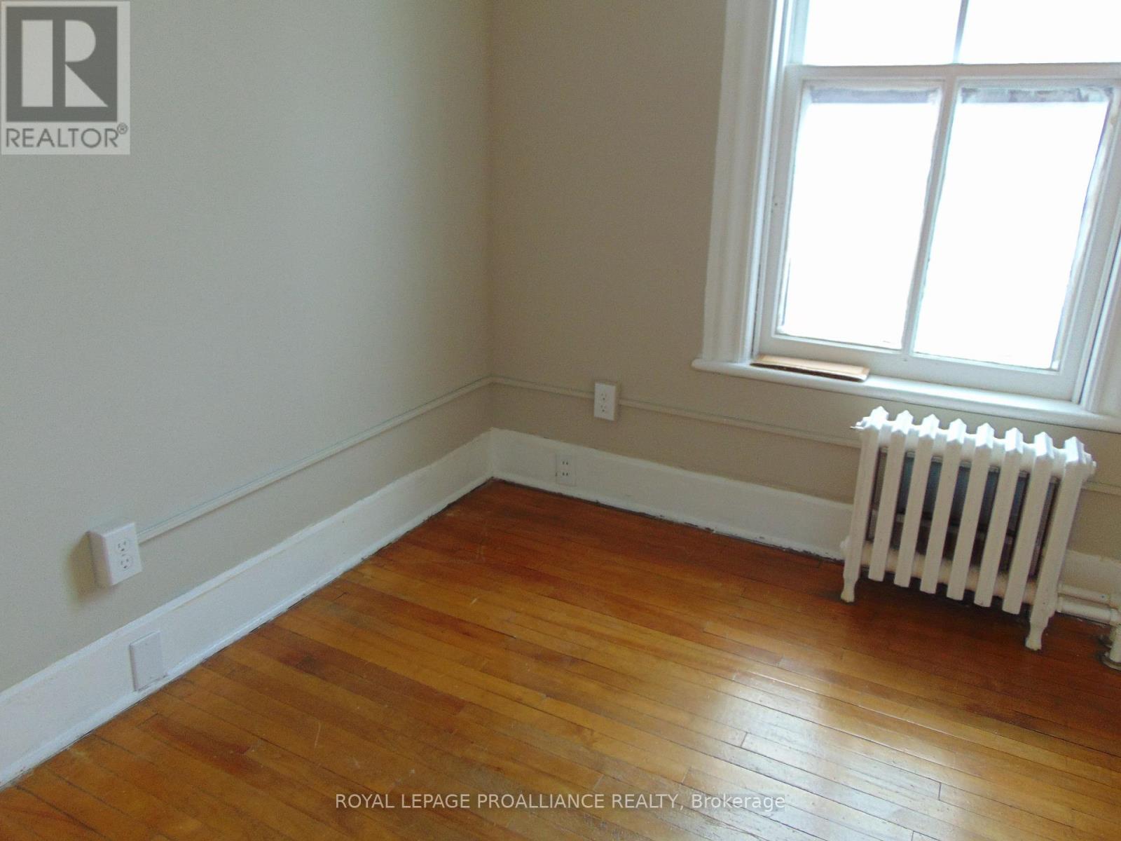 1 - 81 Bethune Street, Brockville, Ontario  K6V 2C9 - Photo 11 - X12555616