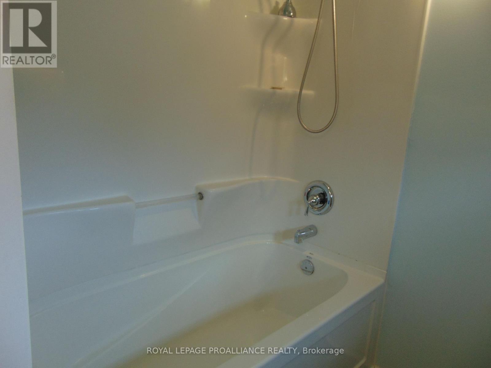 1 - 81 Bethune Street, Brockville, Ontario  K6V 2C9 - Photo 15 - X12555616