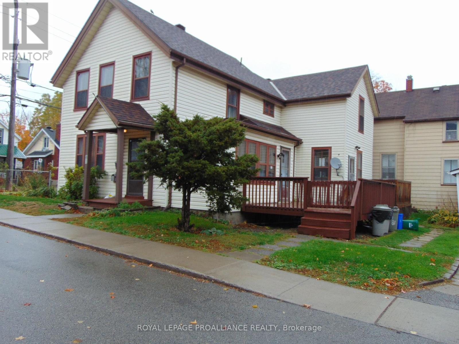 1 - 81 Bethune Street, Brockville, Ontario  K6V 2C9 - Photo 2 - X12555616