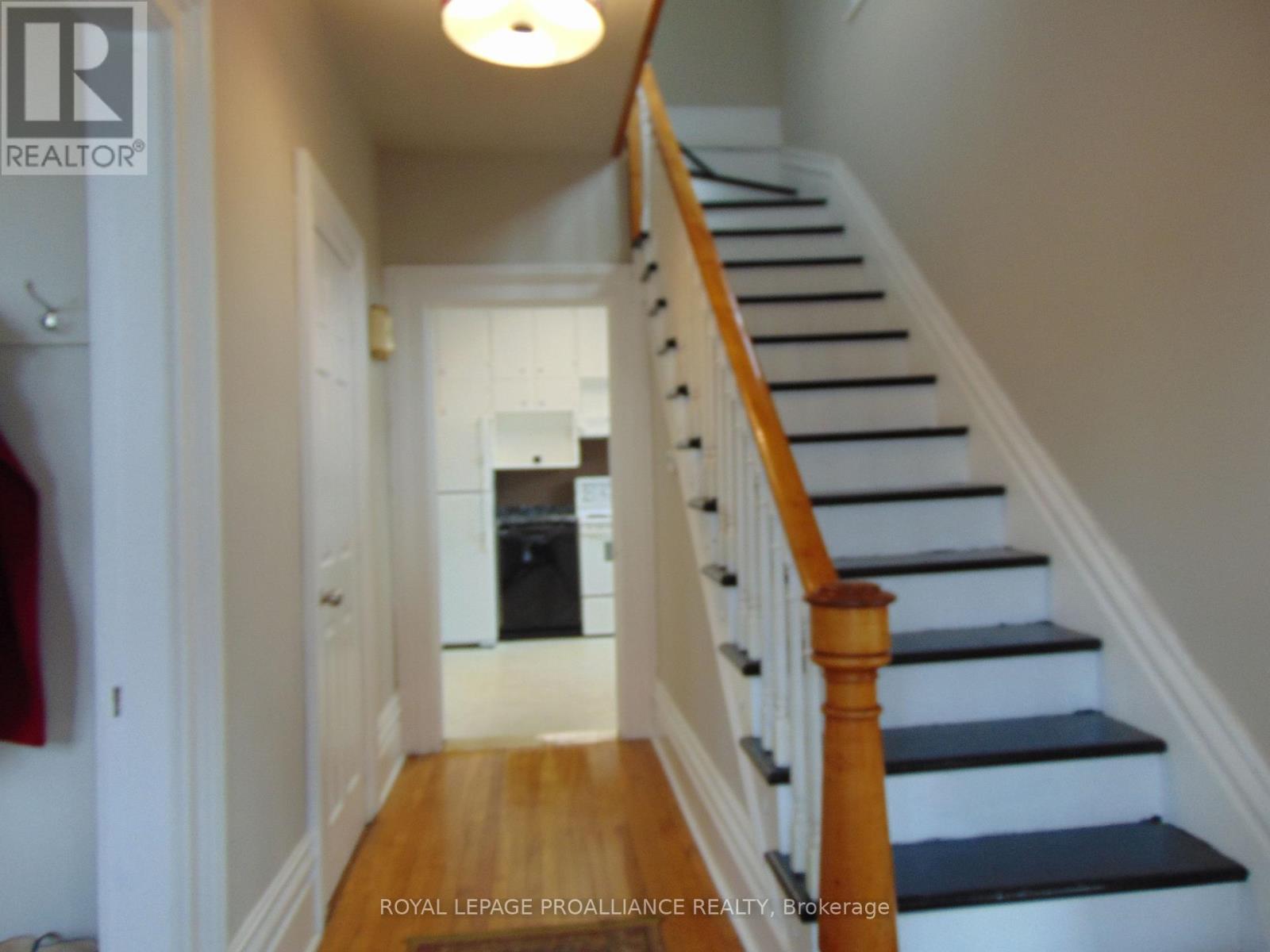 1 - 81 Bethune Street, Brockville, Ontario  K6V 2C9 - Photo 3 - X12555616