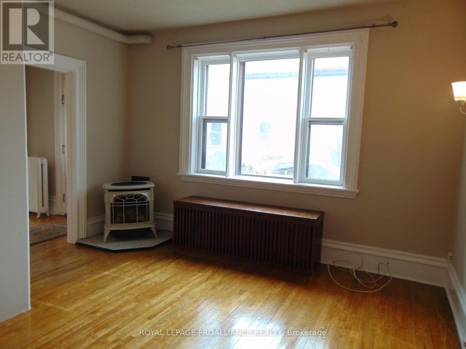 1 - 81 Bethune Street, Brockville, Ontario  K6V 2C9 - Photo 6 - X12555616