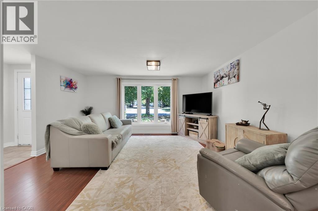 43 Elma Street, St. Catharines, Ontario  L2N 6Z2 - Photo 4 - 40789094