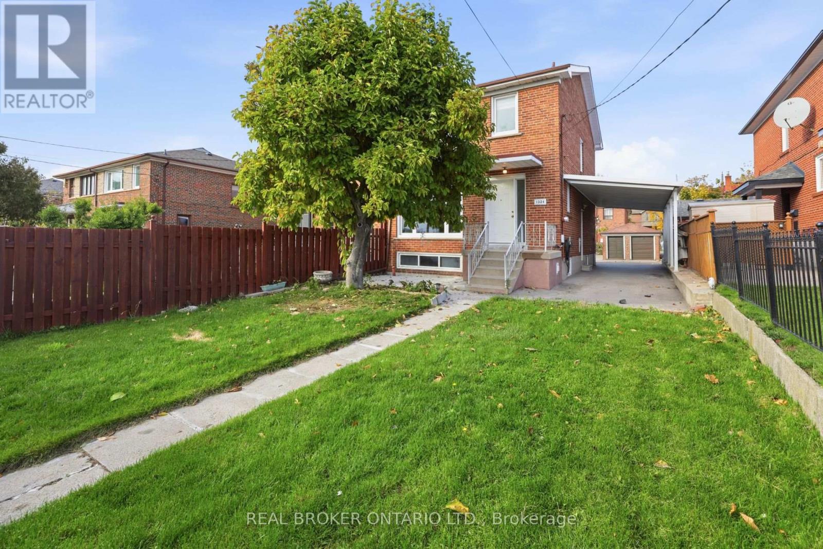 1324 Lawrence Avenue W, Toronto, Ontario  M6L 1A7 - Photo 26 - W12555428