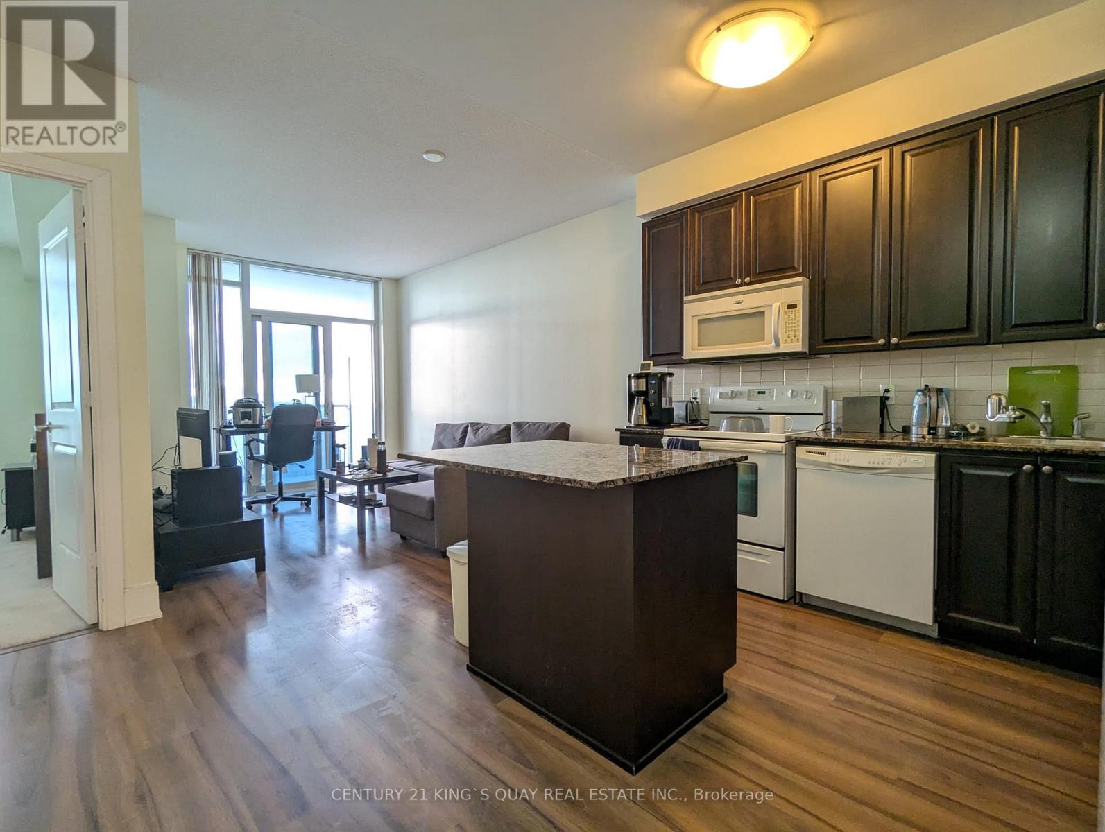2210 - 330 Burnhamthorpe Road W, Mississauga, Ontario  L5B 0E1 - Photo 2 - W12555482