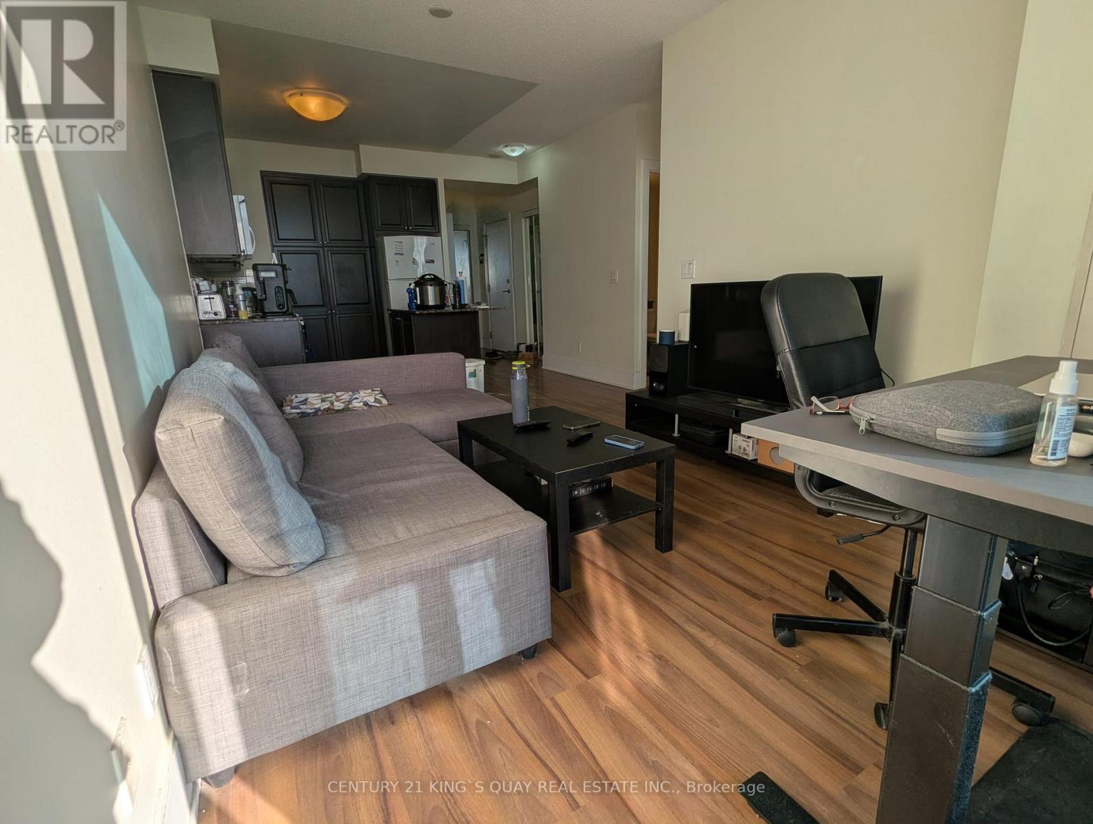 2210 - 330 Burnhamthorpe Road W, Mississauga, Ontario  L5B 0E1 - Photo 4 - W12555482