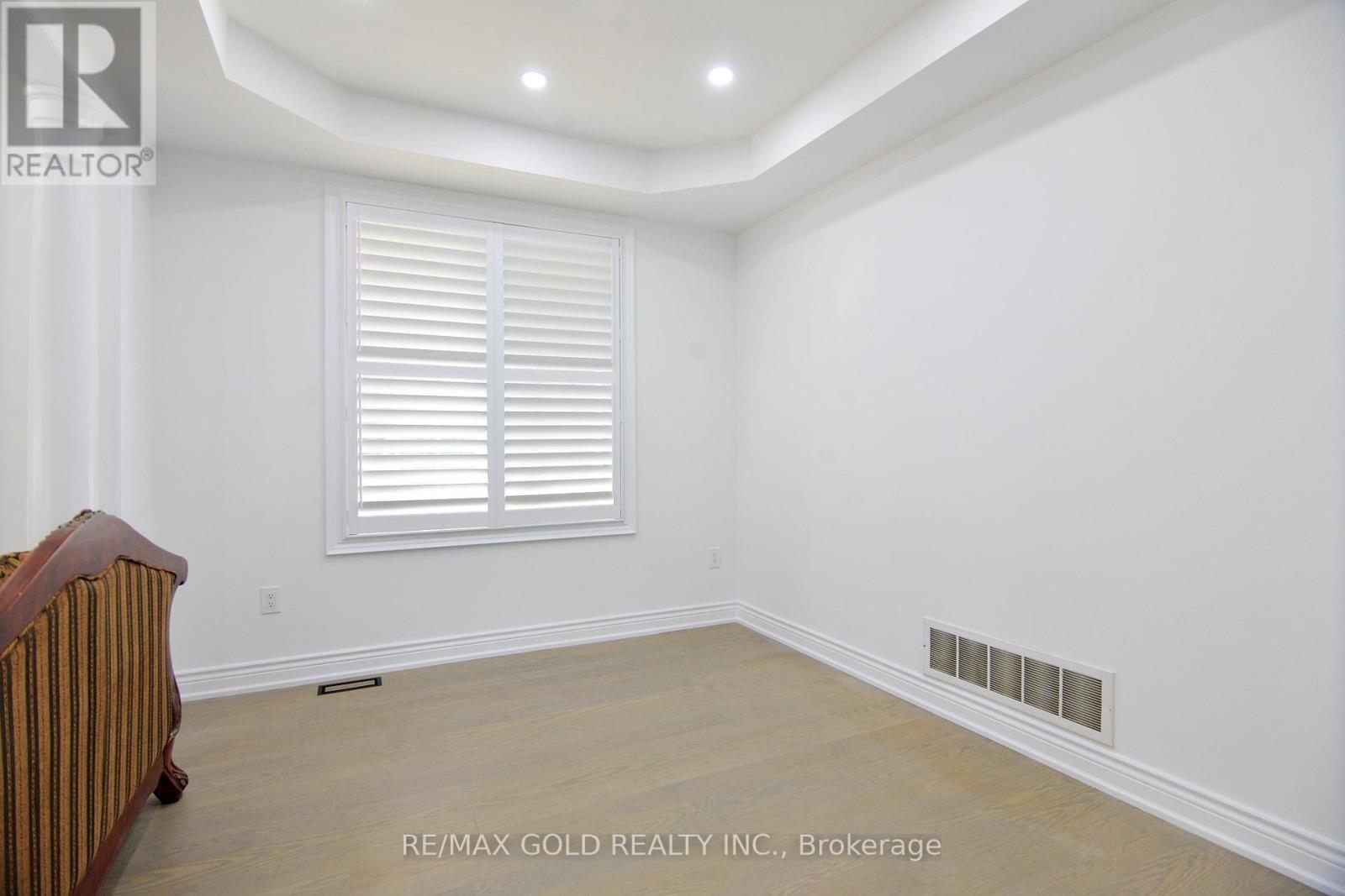 1 Blaketon Court, Brampton, Ontario  L6P 1G4 - Photo 10 - W12555504