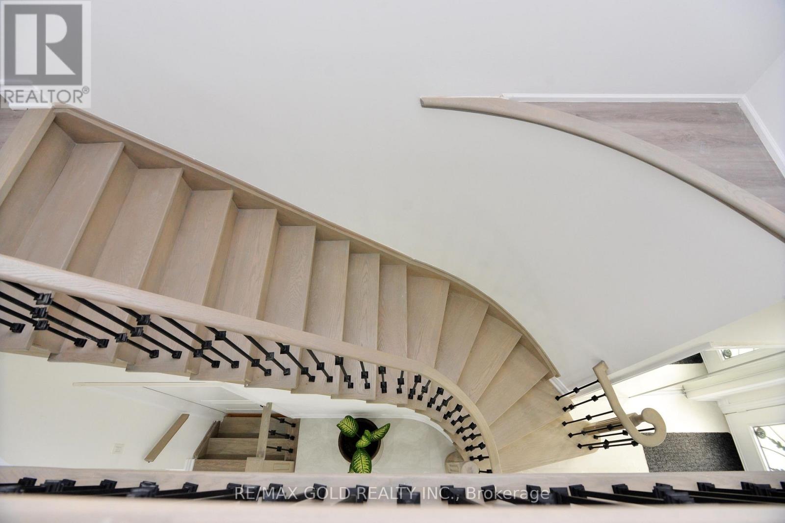 1 Blaketon Court, Brampton, Ontario  L6P 1G4 - Photo 25 - W12555504