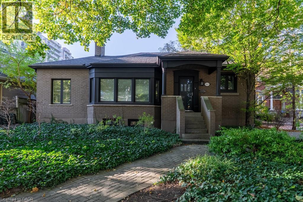 2165 LAKESHORE Road, Burlington, Ontario