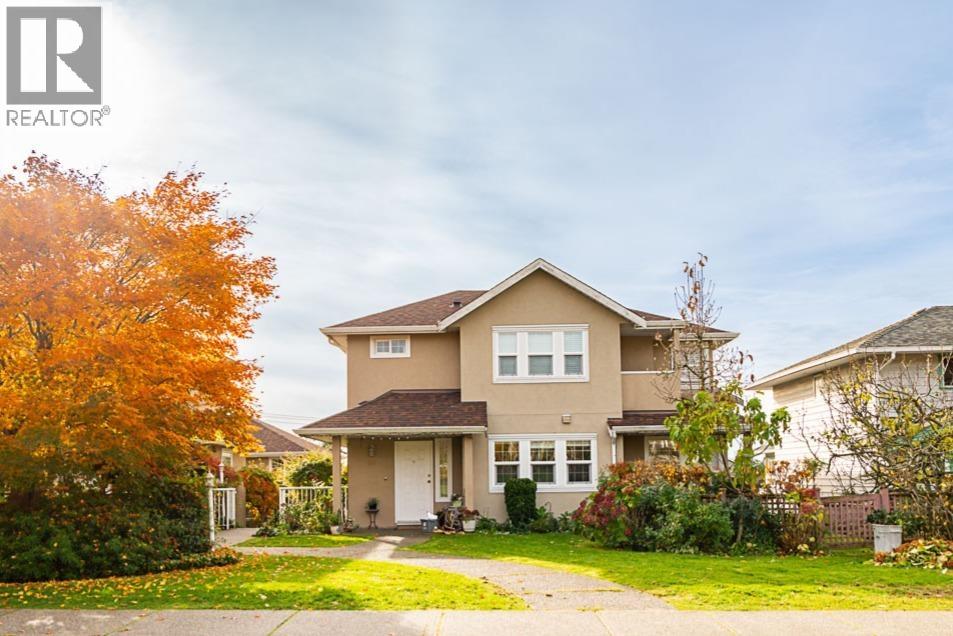 323 E KEITH ROAD, North Vancouver, British Columbia