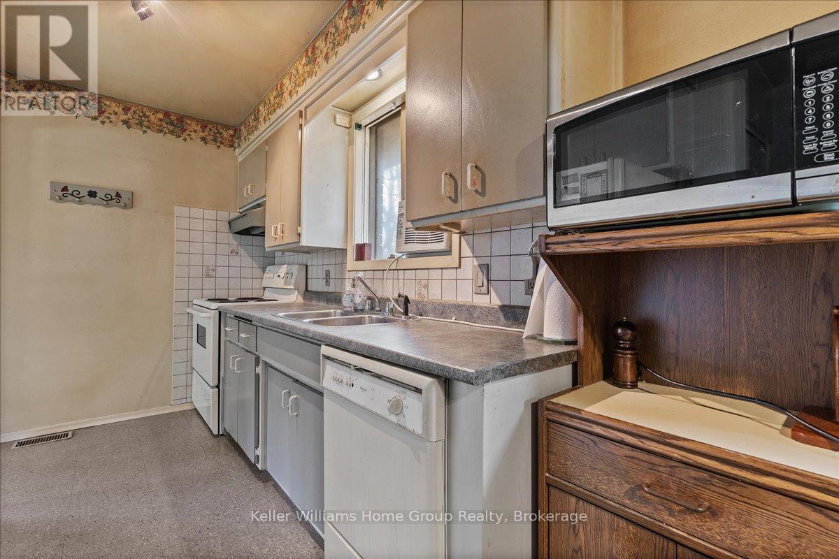 15 Dakota Drive, Guelph, Ontario  N1E 1J6 - Photo 13 - X12555610