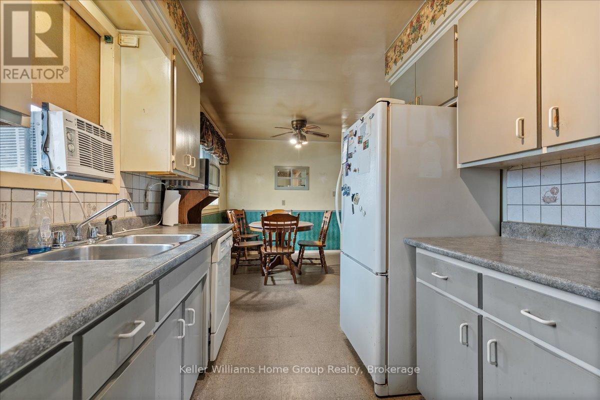 15 Dakota Drive, Guelph, Ontario  N1E 1J6 - Photo 14 - X12555610