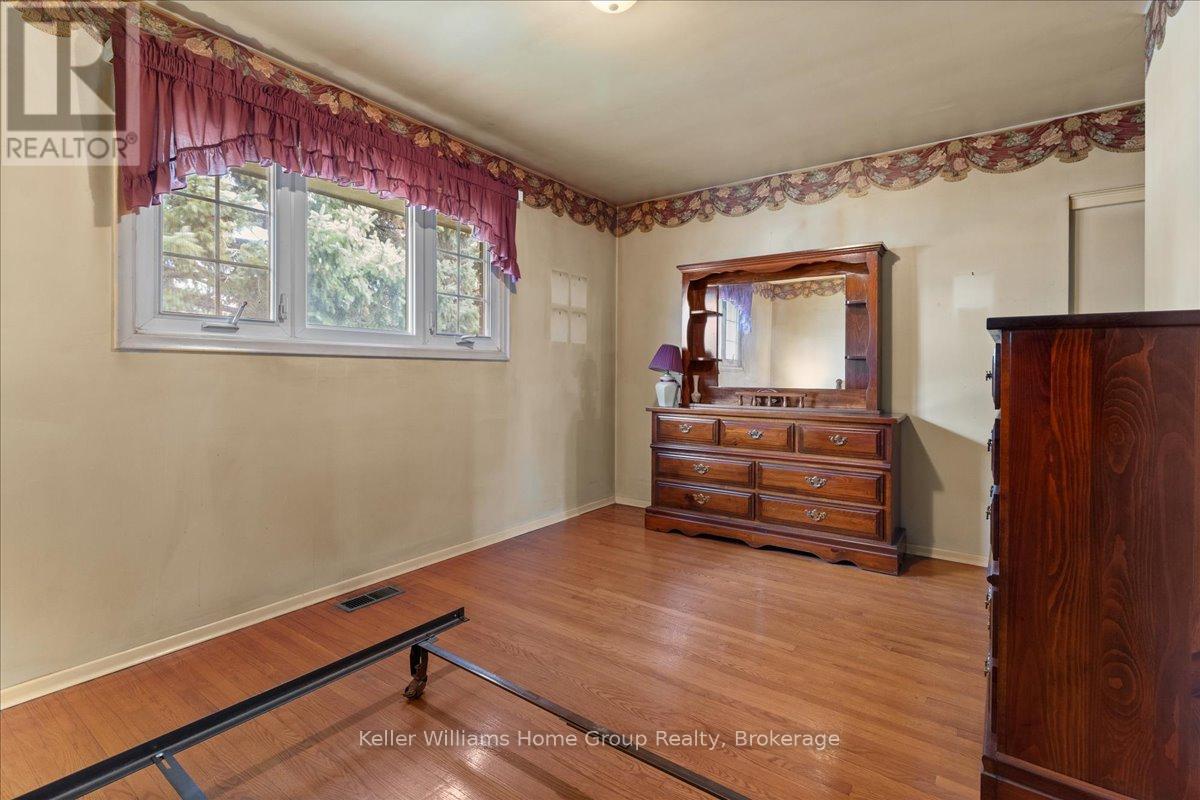 15 Dakota Drive, Guelph, Ontario  N1E 1J6 - Photo 21 - X12555610