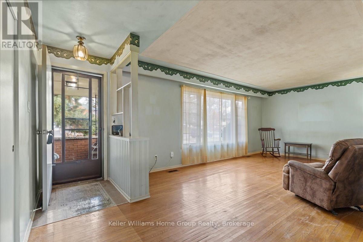 15 Dakota Drive, Guelph, Ontario  N1E 1J6 - Photo 5 - X12555610