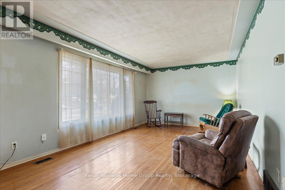 15 Dakota Drive, Guelph, Ontario  N1E 1J6 - Photo 7 - X12555610