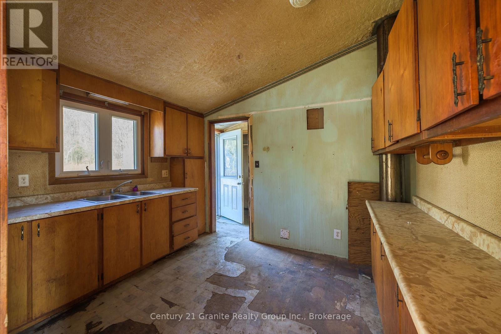 1309 Nila Road, Dysart Et Al, Ontario  K0M 1S0 - Photo 6 - X12555714