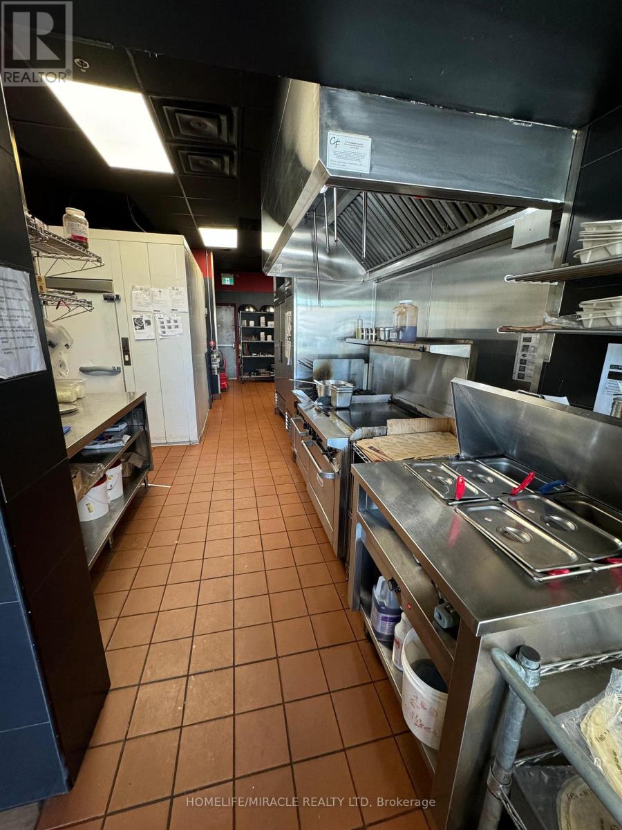 351 Kent Street W, Kawartha Lakes, Ontario K9V 2Z7 - Photo 4 - X12555496