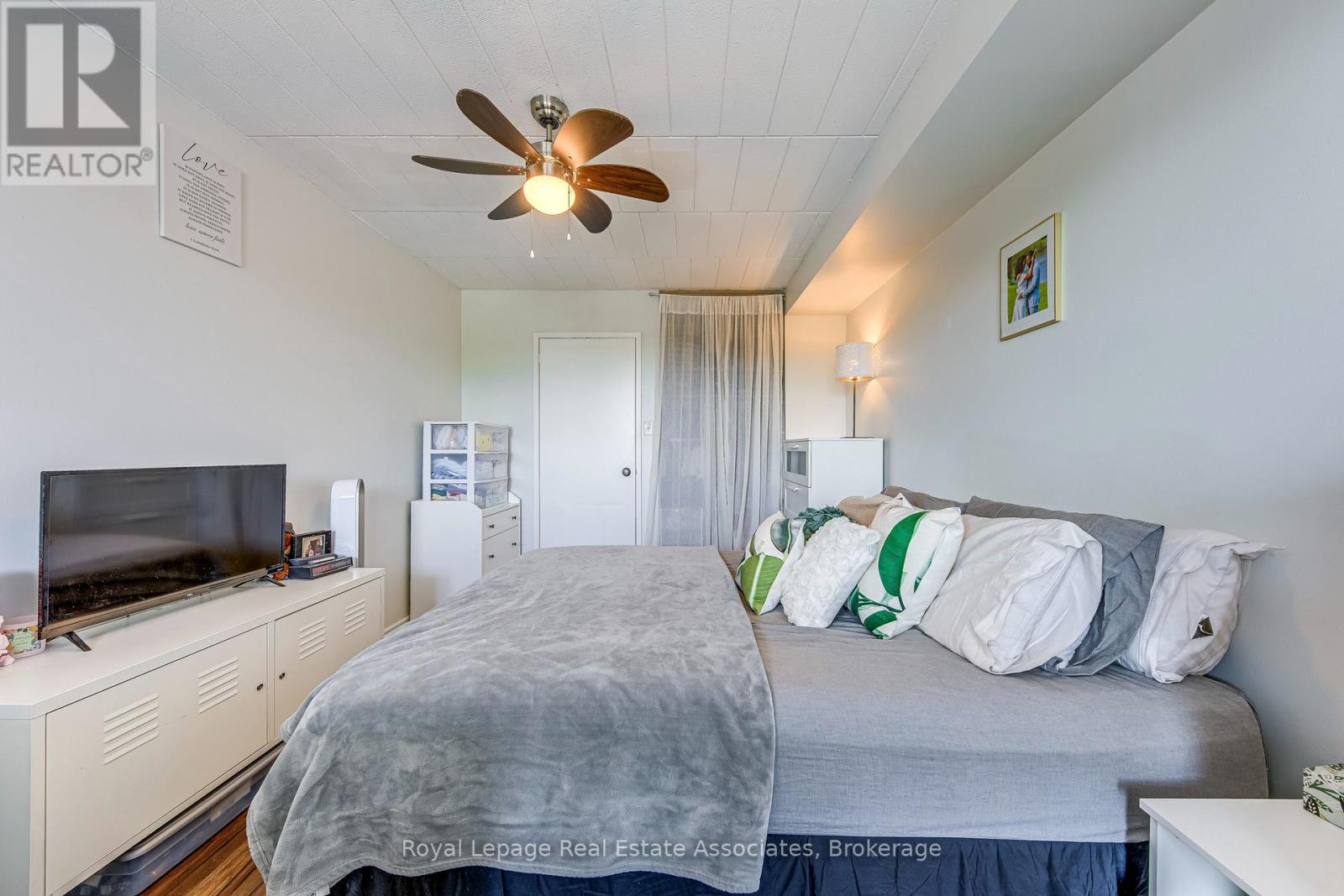 58 - 63 Conroy Crescent, Guelph, Ontario N1G 2V5 - Photo 21 - X12555534