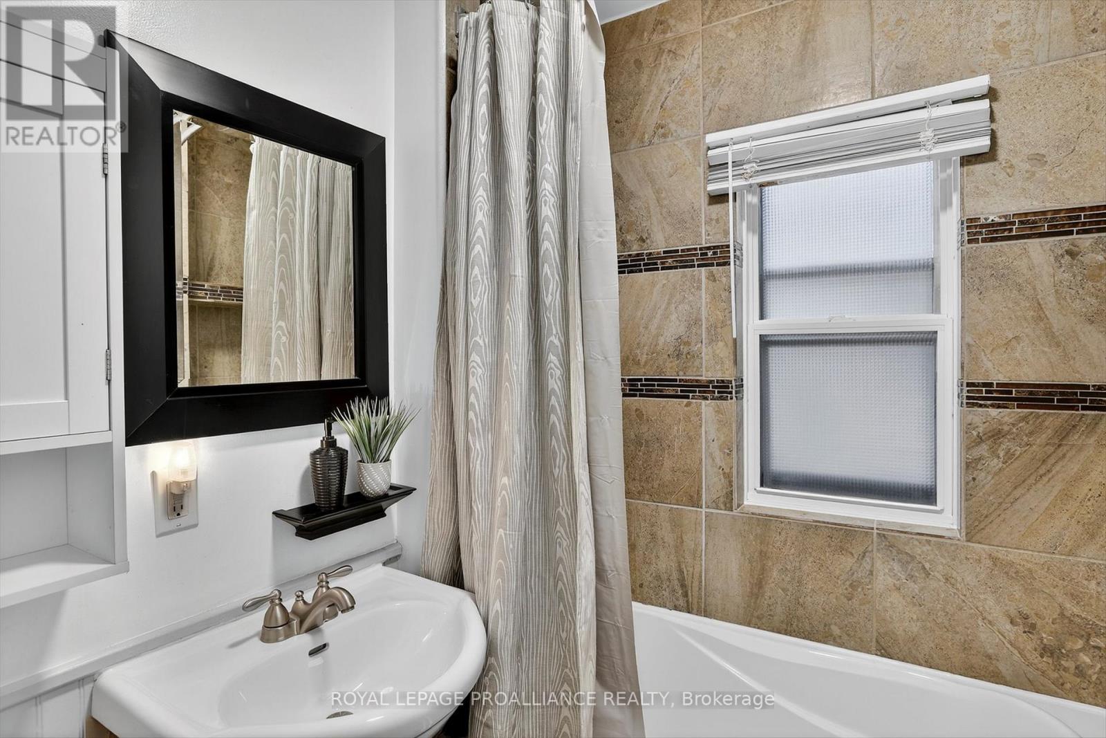 410 Dublin Street, Peterborough, Ontario  K9H 3C9 - Photo 22 - X12517246