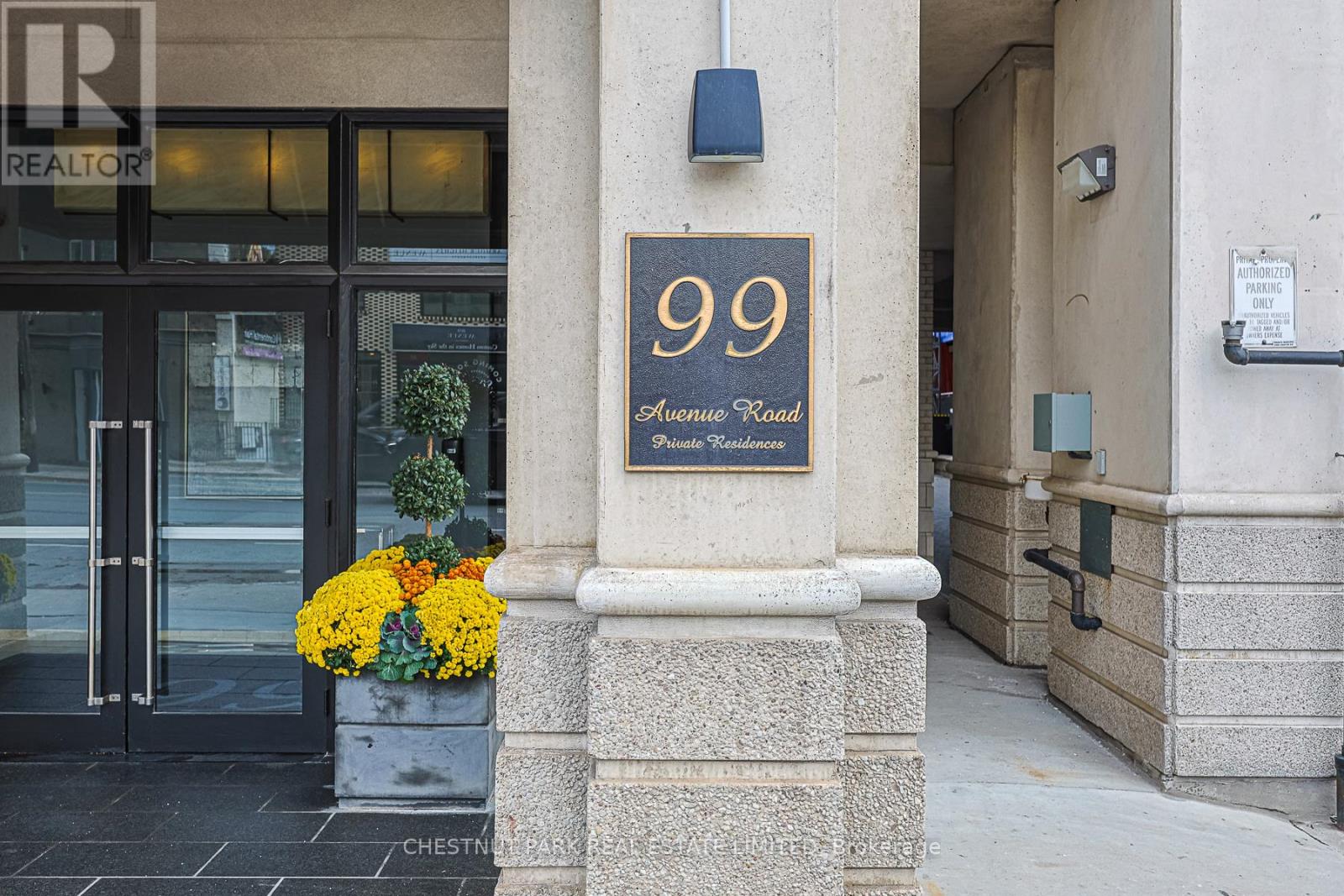 508 - 99 AVENUE ROAD, Toronto, Ontario