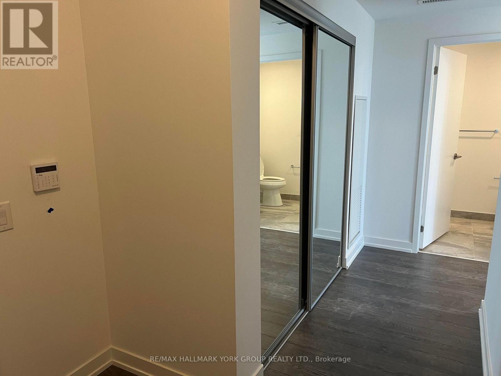 1523 - 20 O'neill Road, Toronto, Ontario  M3C 0R2 - Photo 3 - C12555624