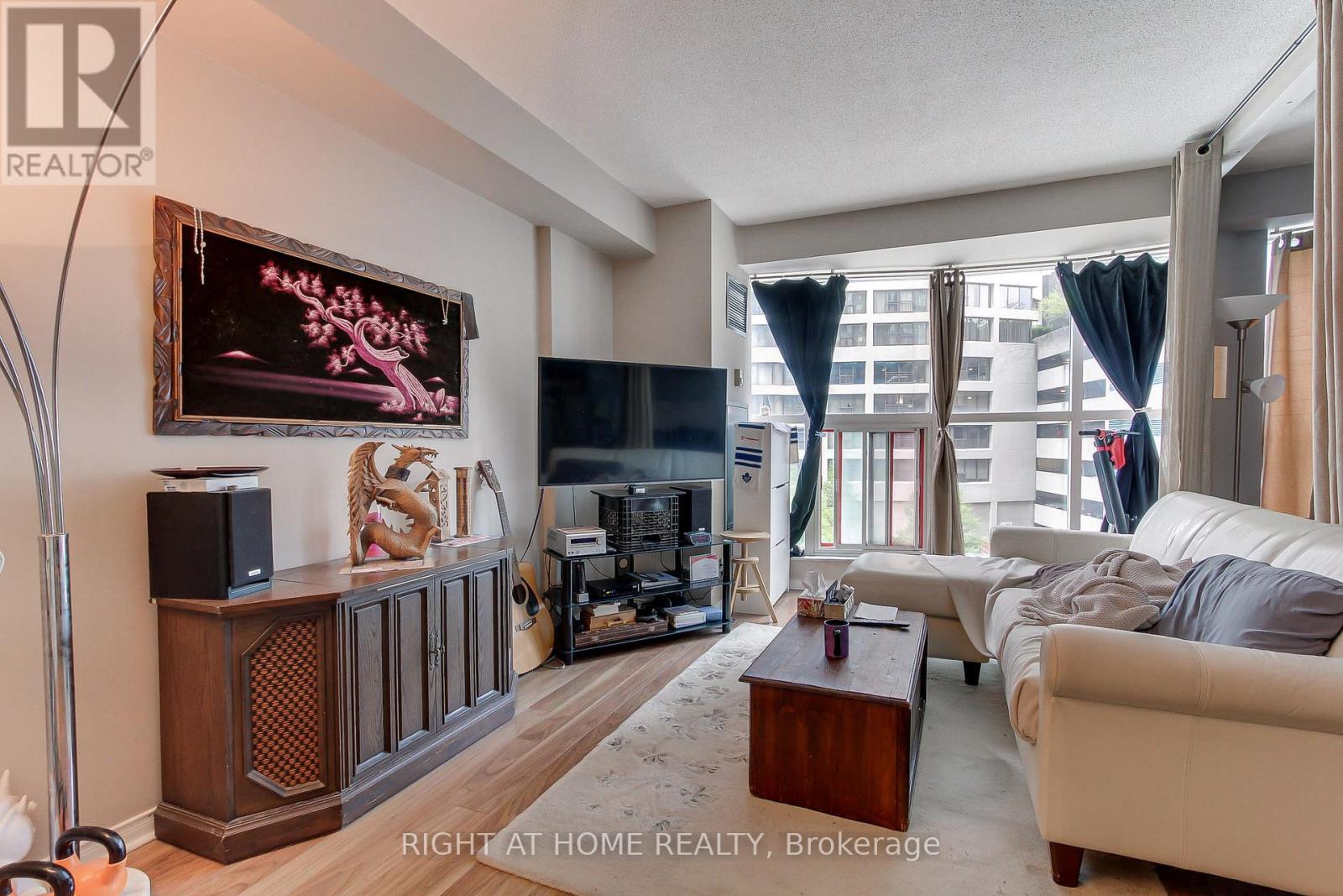 504 - 77 Harbour Square, Toronto, Ontario  M5J 2S2 - Photo 11 - C12555682