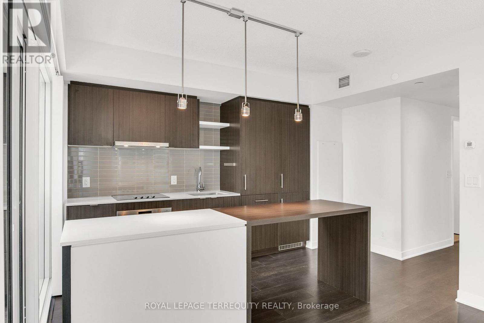 1207 - 88 Harbour Street, Toronto, Ontario  M5J 0C3 - Photo 12 - C12555720