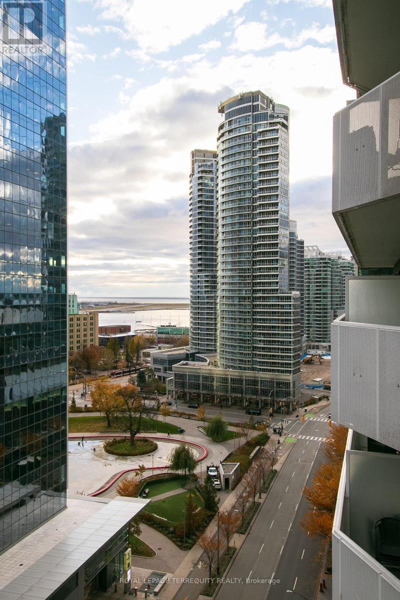 1207 - 88 Harbour Street, Toronto, Ontario  M5J 0C3 - Photo 29 - C12555720