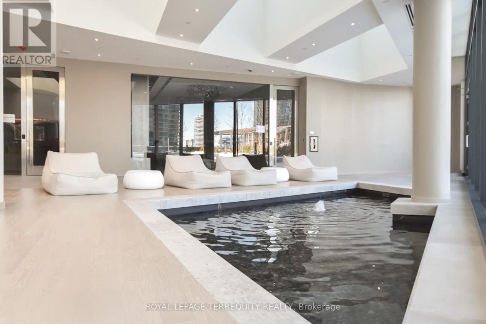 1207 - 88 Harbour Street, Toronto, Ontario  M5J 0C3 - Photo 34 - C12555720